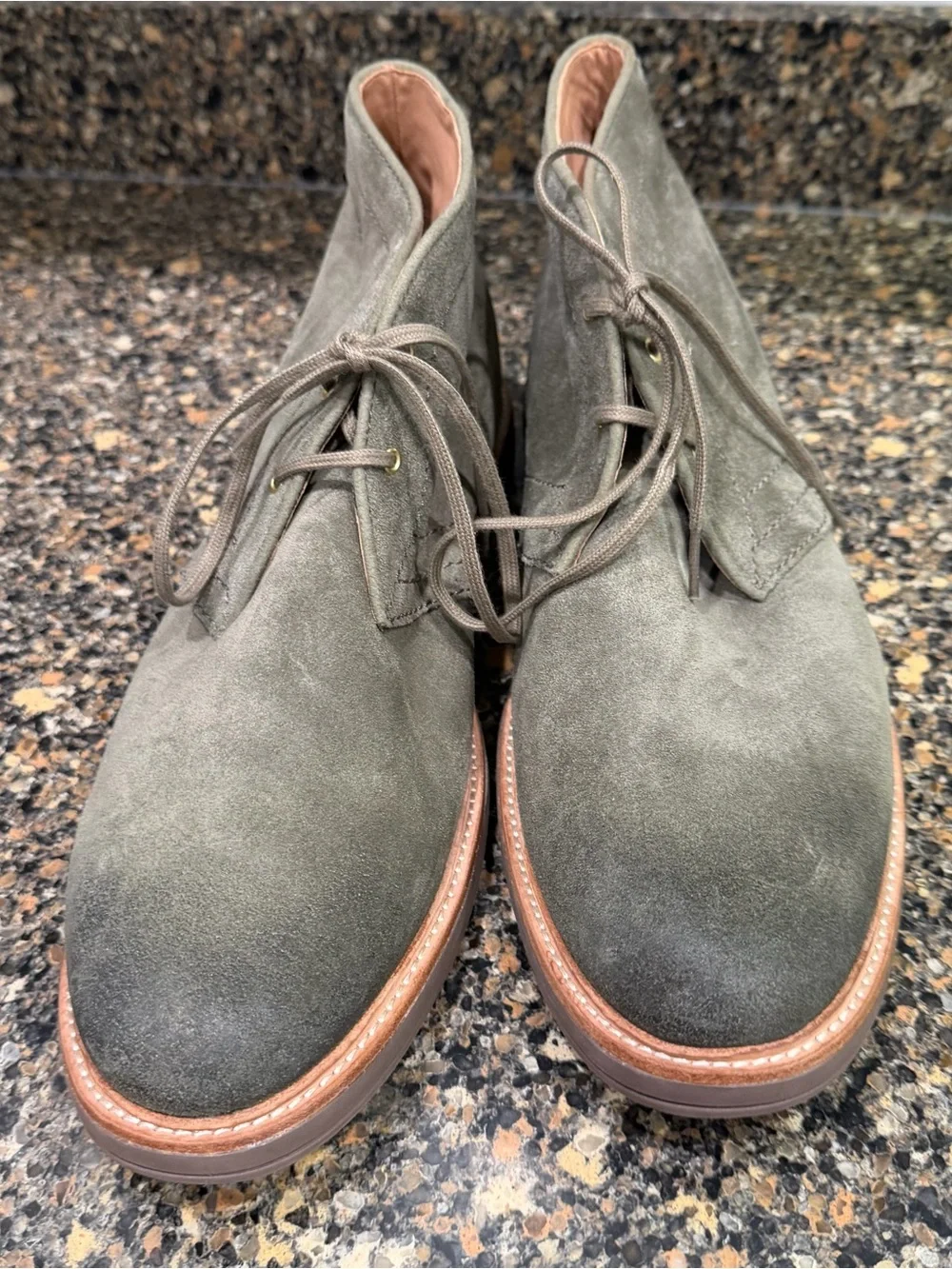 UGG Men's Olive Green Suede Chukka Boots size 13 new